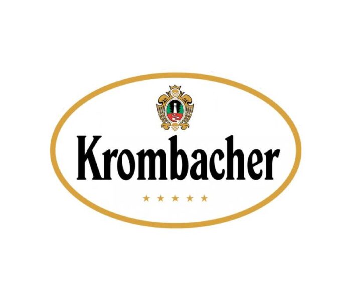 לוגו של בירה גרמנית כרומבצ'ר כיתוב בכחול עם כוכבים בזהב למטה סמל למעלה ואליפסה זהב דקה Krambacher 0.3
